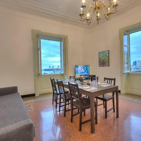 Apartment I Marinai - In The Of - Happy *