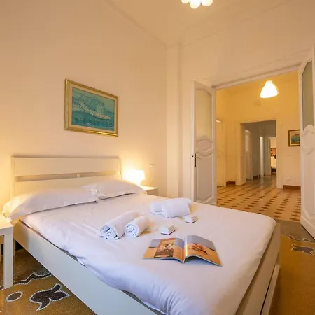 Apartment I Marinai - In The Of - Happy